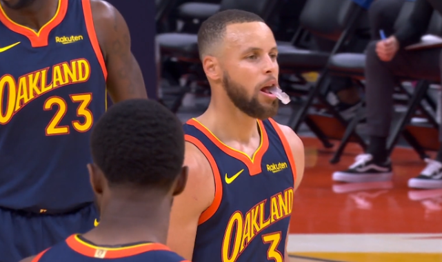 国王横扫灰熊,拉文三分雨点燃全场 国王横扫灰熊,拉文三分雨点燃全场