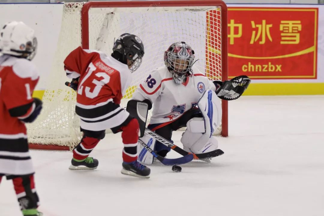 火力全开!冰球比赛数据创纪录 火力全开!冰球比赛数据创纪录