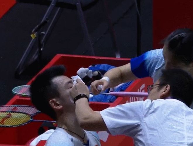 印尼队碾压丹麦队，黄鸭组合高光表现