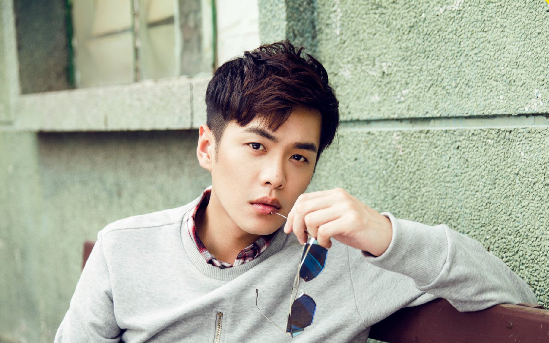 颠覆与纪录之夜，哈斯黑马完胜迈凯伦，诺里斯在失意中刷新历史