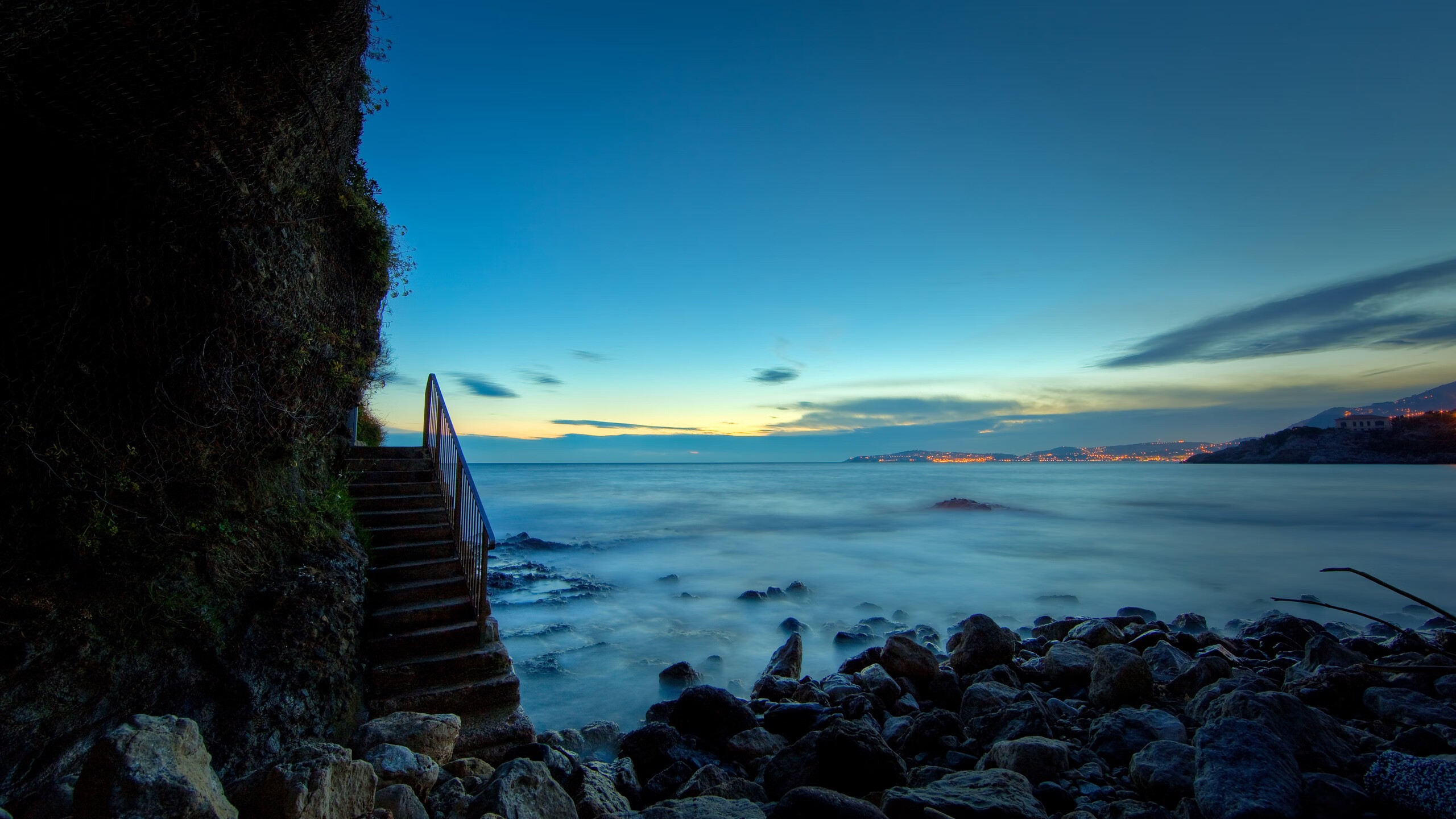 绿军横扫与东方热浪，跨越太平洋的篮球回响