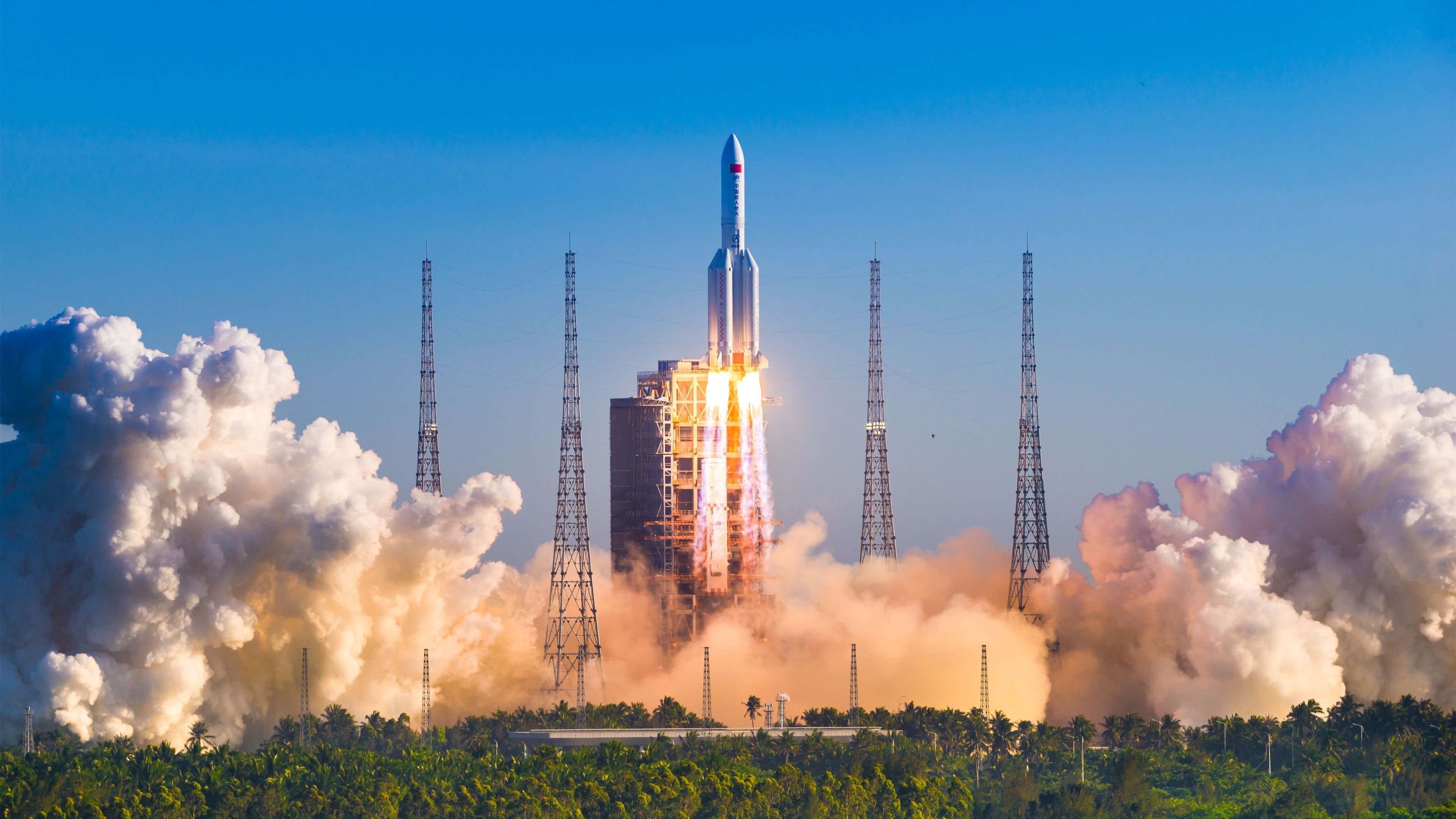 铁腕蓝调与玫瑰刺穿,乌拉圭战术牢笼中的姆巴佩变奏