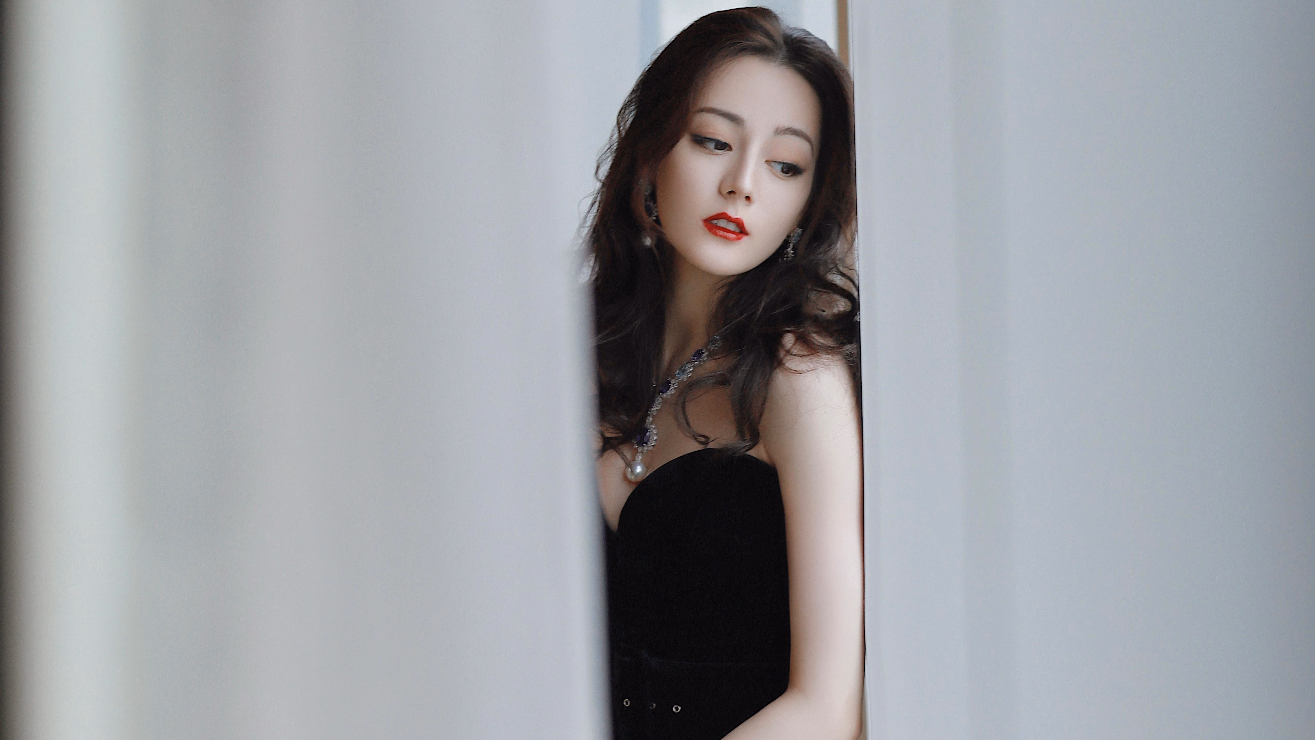 唯一的风暴眼，皮克如何在对阵希腊时成为全队节奏的唯一掌控者